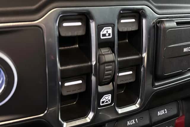 Jeep Wrangler (2023) thumbnail 34