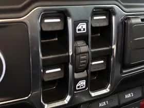 Jeep Wrangler (2023) thumbnail 34