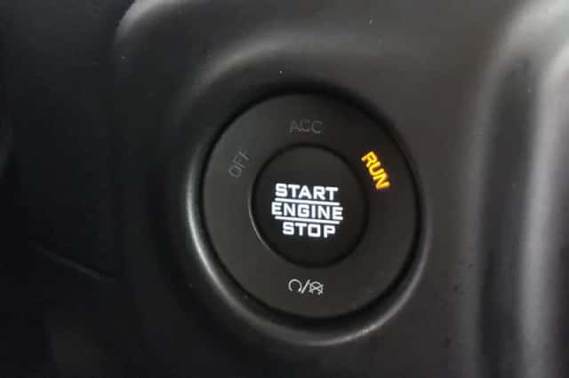 Jeep Wrangler (2023) thumbnail 38