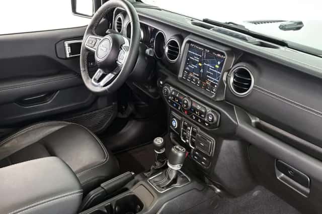 Jeep Wrangler (2023) thumbnail 45