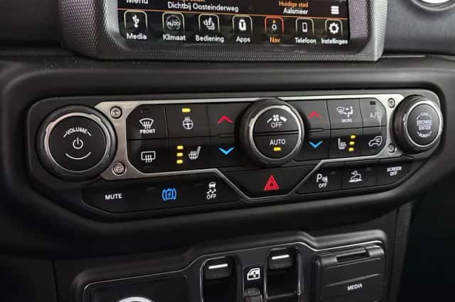 Jeep Wrangler (2023) thumbnail 47