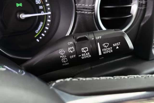 Jeep Wrangler (2023) thumbnail 48