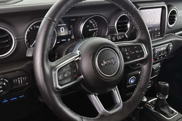 Jeep Wrangler (2023) thumbnail 9