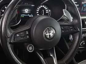 Alfa Romeo Stelvio (2021) thumbnail 11