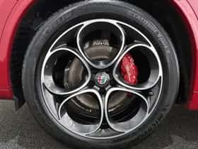 Alfa Romeo Stelvio (2021) thumbnail 22