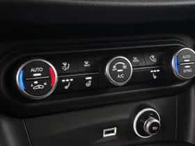 Alfa Romeo Stelvio (2021) thumbnail 23