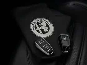 Alfa Romeo Stelvio (2021) thumbnail 28