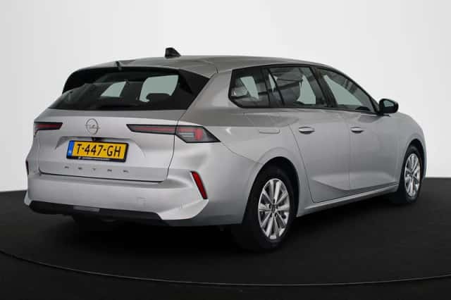 Opel Astra (2023) thumbnail 3