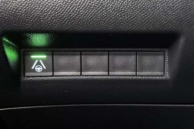 Peugeot e-2008 (2025) thumbnail 24