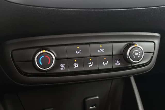 Opel Crossland X (2018) thumbnail 22