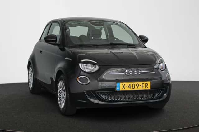 Fiat 500 (2023) thumbnail 2