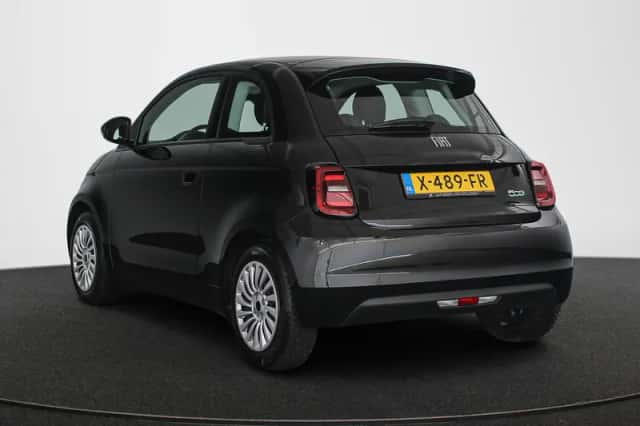 Fiat 500 (2023) thumbnail 4