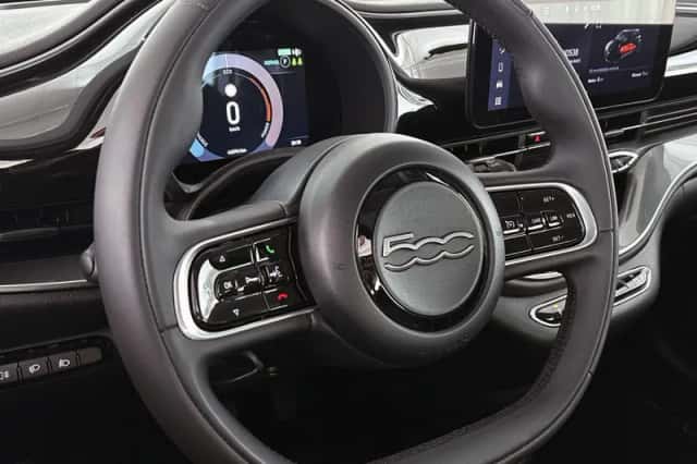 Fiat 500 (2023) thumbnail 9