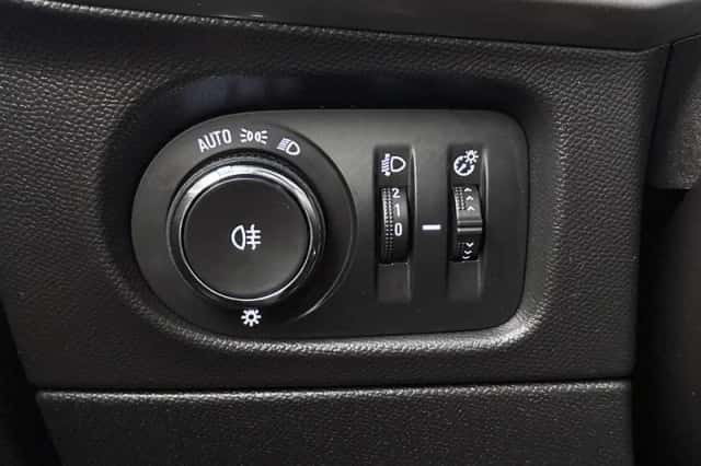 Opel Mokka (2023) thumbnail 22
