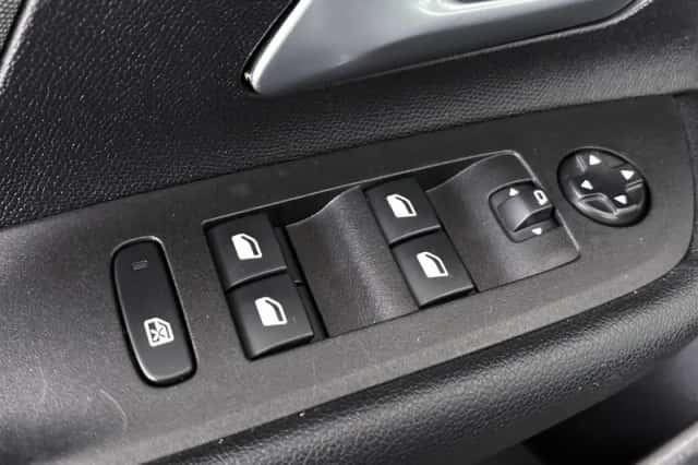 Opel Mokka (2023) thumbnail 26