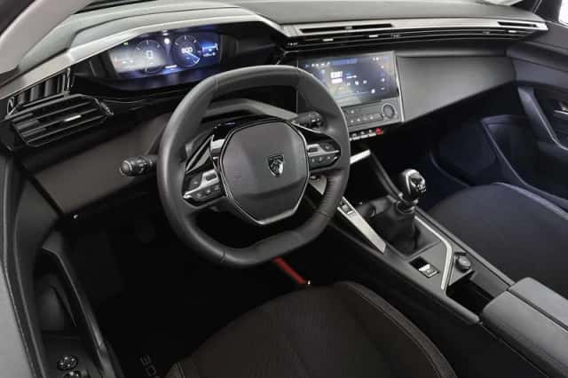 Peugeot 308 (2024) thumbnail 5