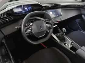 Peugeot 308 (2024) thumbnail 5