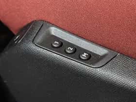 Peugeot 3008 (2022) thumbnail 20