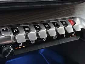 Peugeot 3008 (2022) thumbnail 23