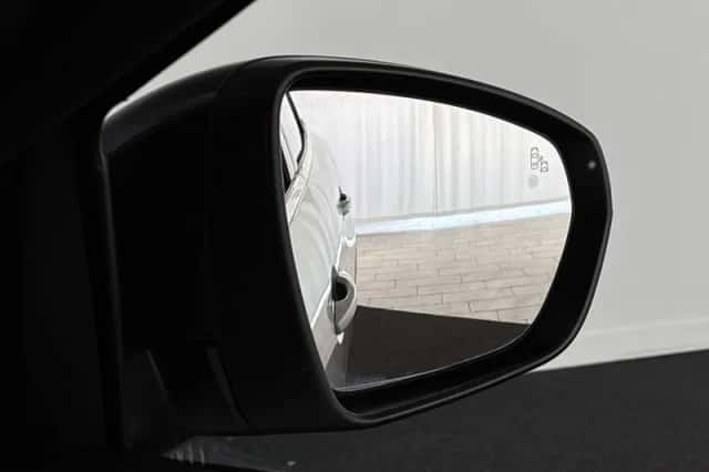 Peugeot 3008 (2022) thumbnail 29