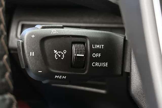 Peugeot 3008 (2022) thumbnail 33
