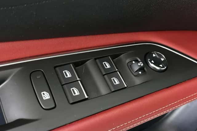 Peugeot 3008 (2022) thumbnail 35