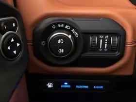 Jeep Wrangler (2025) thumbnail 30