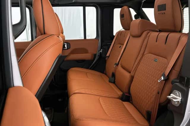 Jeep Wrangler (2025) thumbnail 6