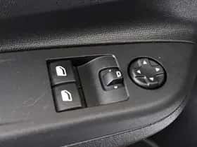 Opel Corsa (2023) thumbnail 25