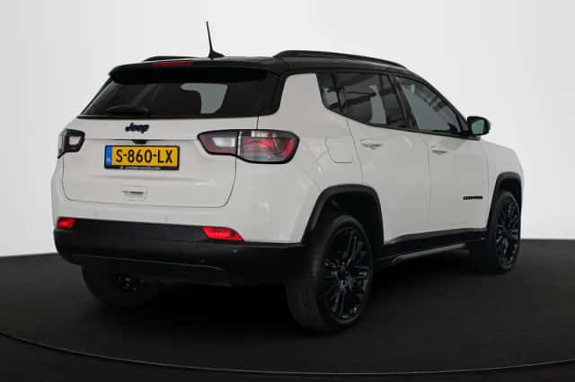 Jeep Compass (2023) thumbnail 3