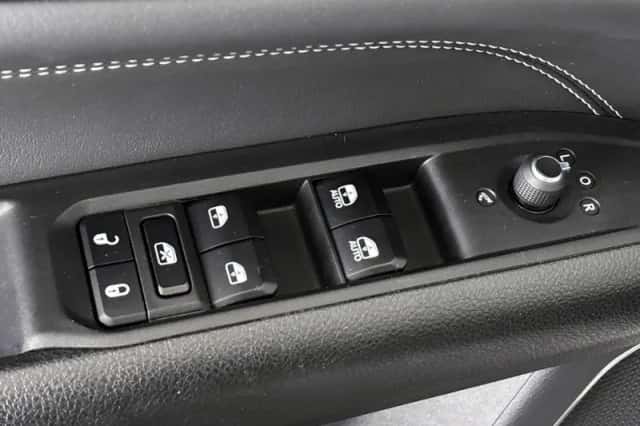 Jeep Compass (2023) thumbnail 33