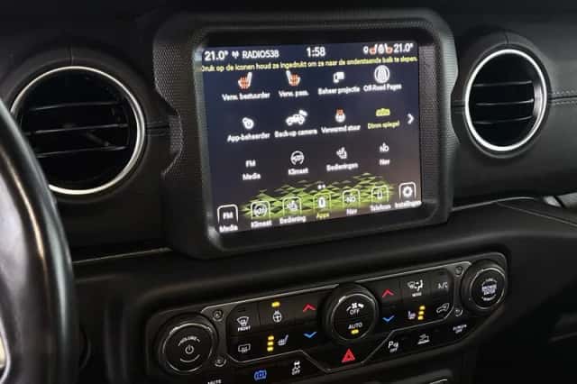 Jeep Wrangler (2021) thumbnail 13
