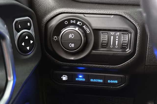 Jeep Wrangler (2021) thumbnail 27