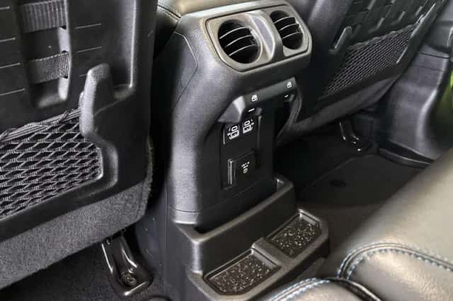 Jeep Wrangler (2021) thumbnail 35