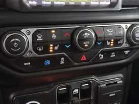 Jeep Wrangler (2021) thumbnail 38