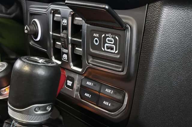 Jeep Wrangler (2021) thumbnail 46