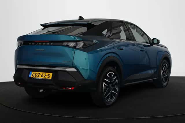 Peugeot 3008 (2024) thumbnail 3