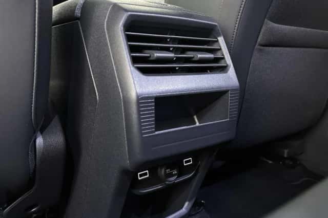 Peugeot 3008 (2024) thumbnail 32