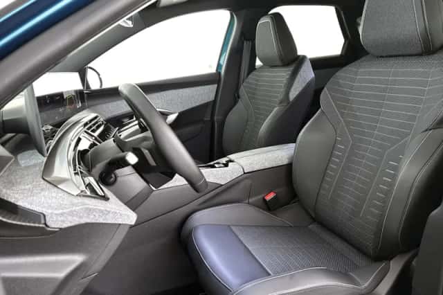 Peugeot 3008 (2024) thumbnail 6