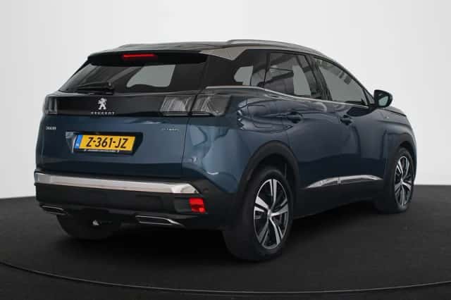 Peugeot 3008 (2022) thumbnail 3