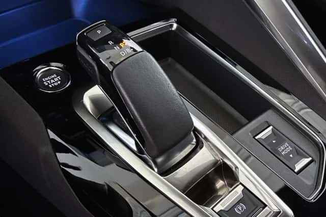 Peugeot 3008 (2022) thumbnail 27