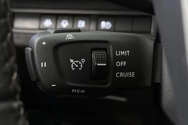 Peugeot 3008 (2022) thumbnail 29