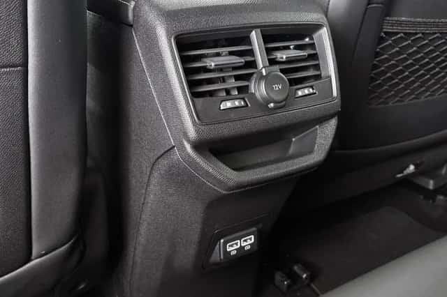 Peugeot 3008 (2022) thumbnail 34