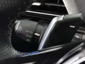 Peugeot 3008 (2022) thumbnail 36