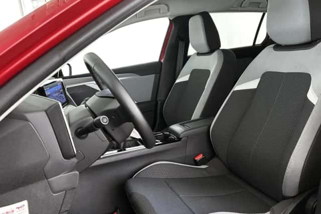 Opel Astra (2023) thumbnail 15