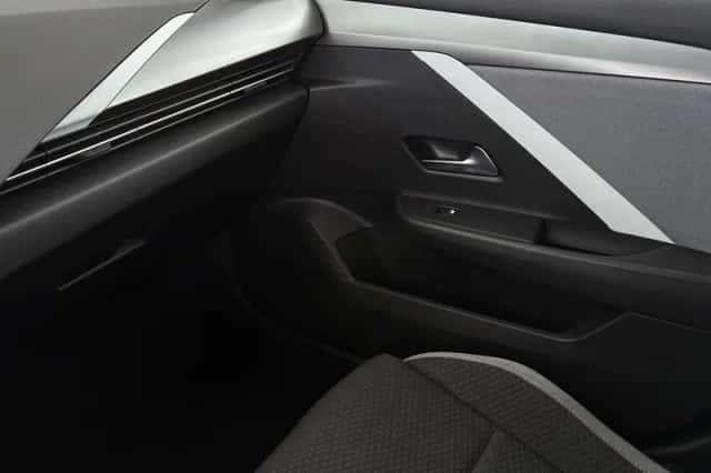 Opel Astra (2023) thumbnail 32