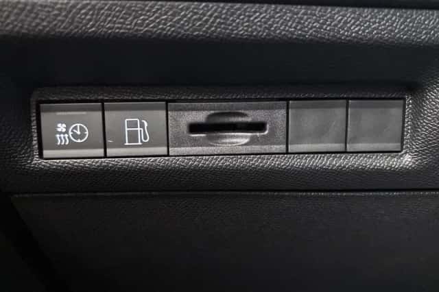Peugeot 308 (2022) thumbnail 27