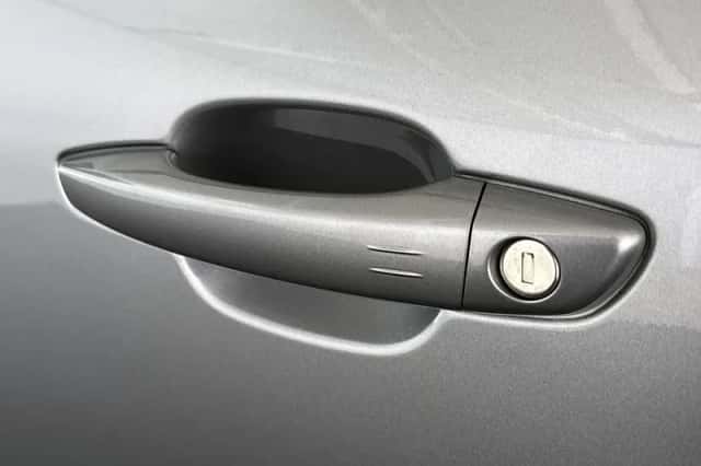 Opel Mokka-e (2022) thumbnail 19