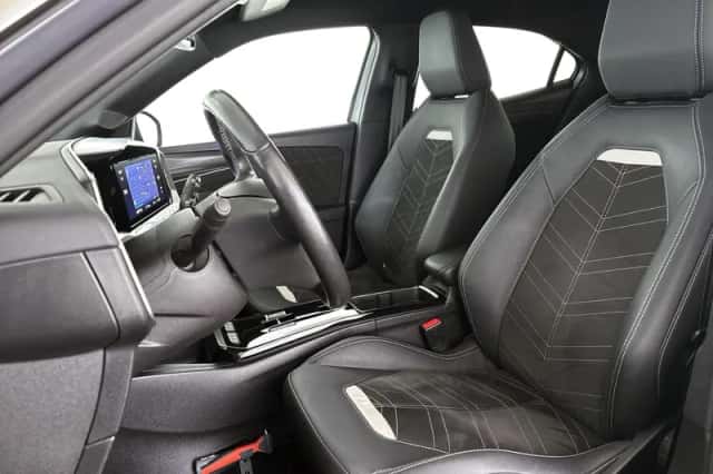 Opel Mokka-e (2022) thumbnail 6