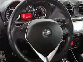Alfa Romeo Mito (2018) thumbnail 11